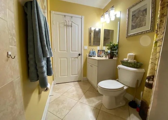 A Treasure Coast Gem- Private Entrance And Private Bathroom