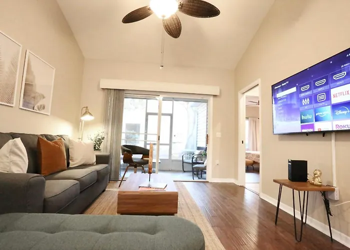 The Nomad At Gables - King Bed , Pool , Garage