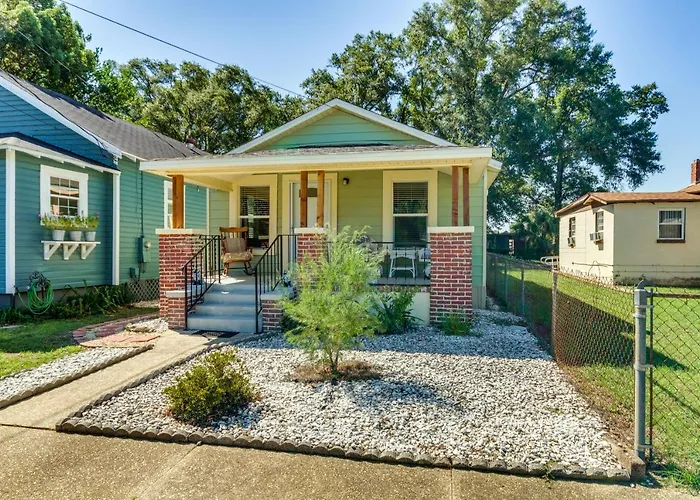 Patio & Yard! Pensacola Family Home