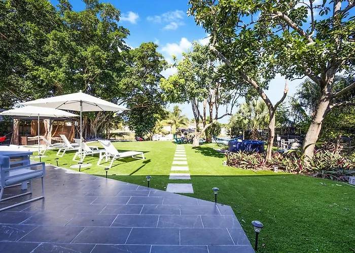 Dior Lake Front Villa With Infinity Pool