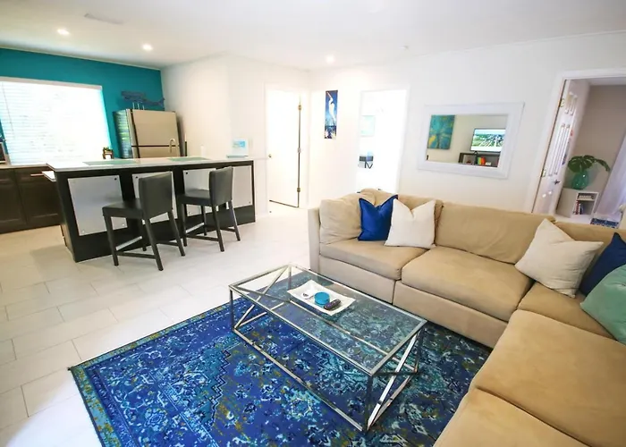 Tropical And Tranquil Bradenton Hideaway