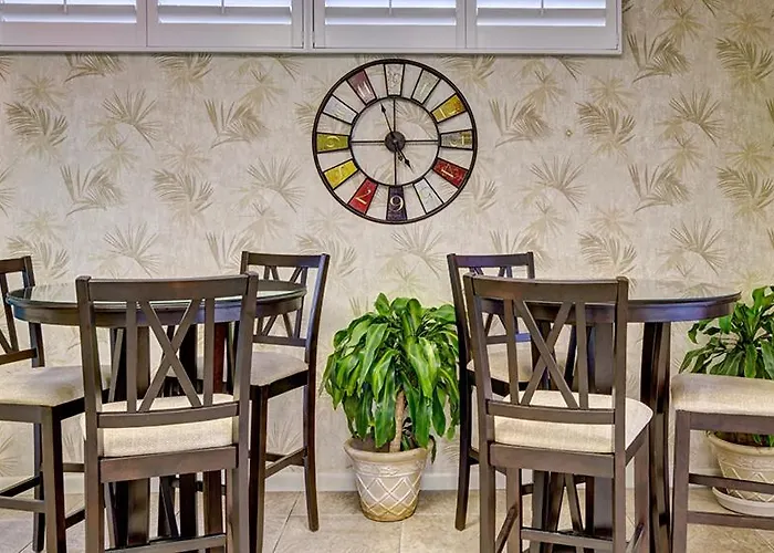 Palm Pavilion Inn
