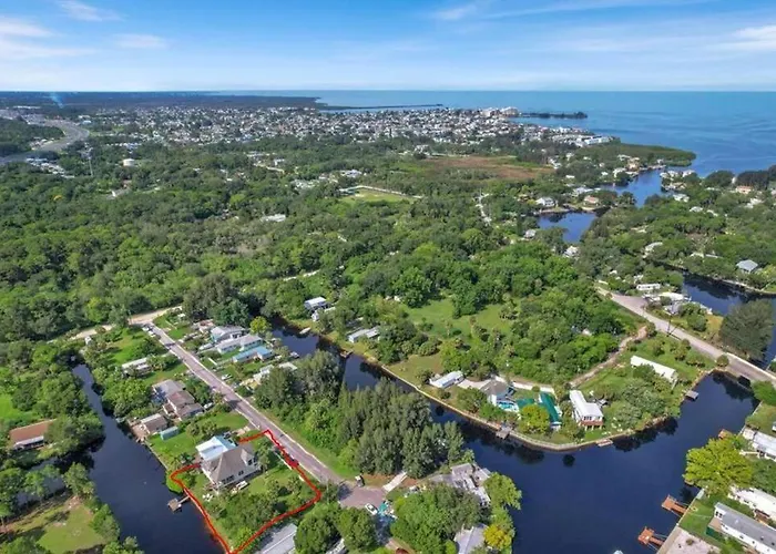 4Br Private Dock, Warm Spring Canal, Kayaks, Canoe