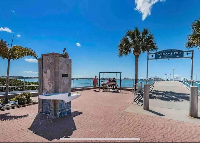 In The Center Of Gulfport, Min Away From The Beach!