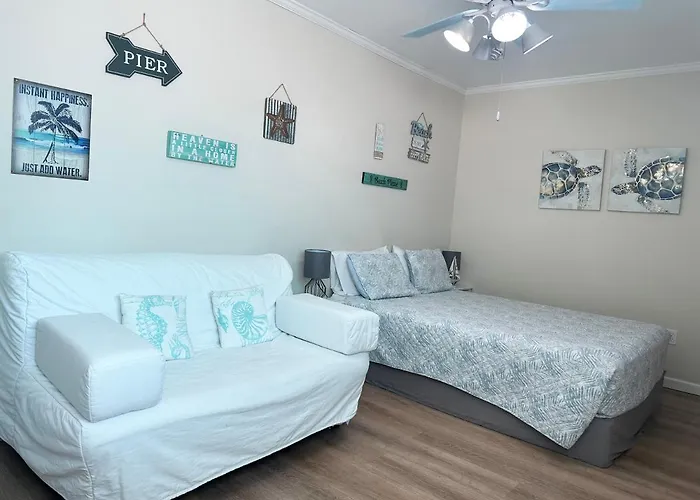 Private Suite With Private Gym&Patio, Minutes To Beaches, Up To 4 Guests