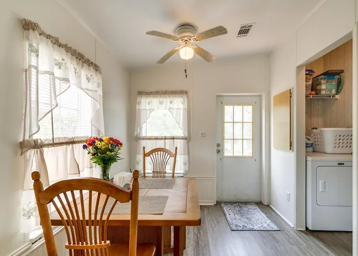 Weeki Wachee Home W/ Fire Pit: 13 Mi To Ocean!