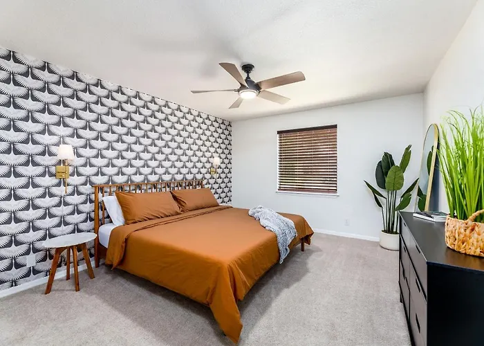 Heated Pool, Game Room & 4Bdrm - Bay Bungalow