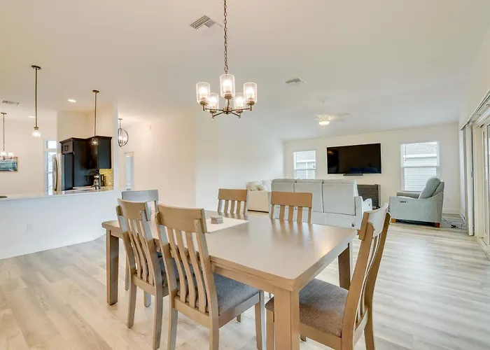Pool Access & Screened Patio: Home In The Villages