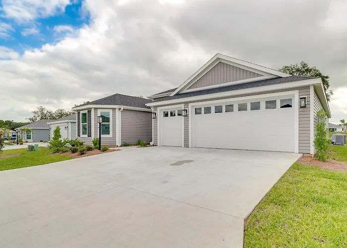 Pool Access & Screened Patio: Home In The Villages
