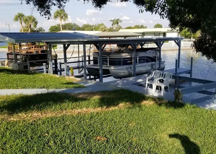 3 Bed, 2 Bath, Waterfront, Dock, Large Driveway