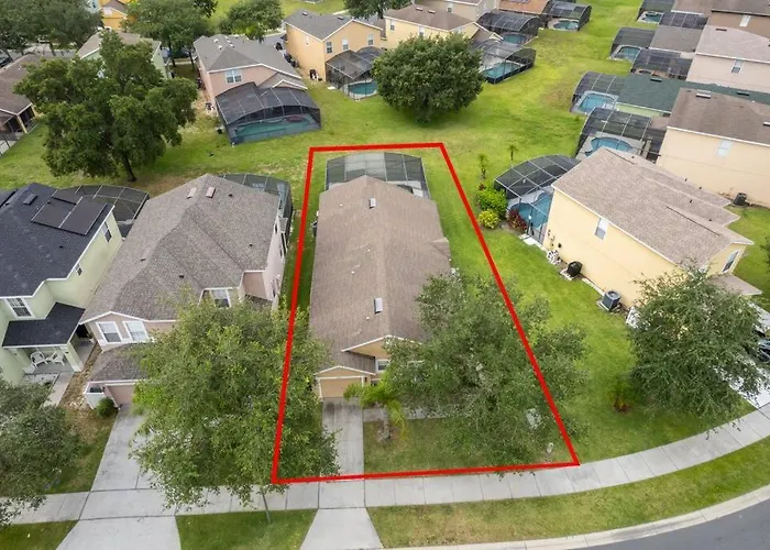 Charming 3-Bedroom Home W/ Sun-Kissed Private Pool