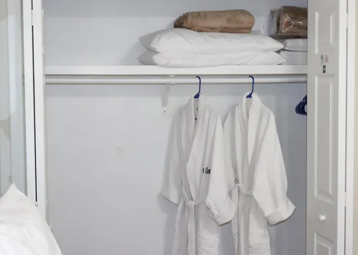 Hidden Sapphire-Apartment With Kitchen And Laundry