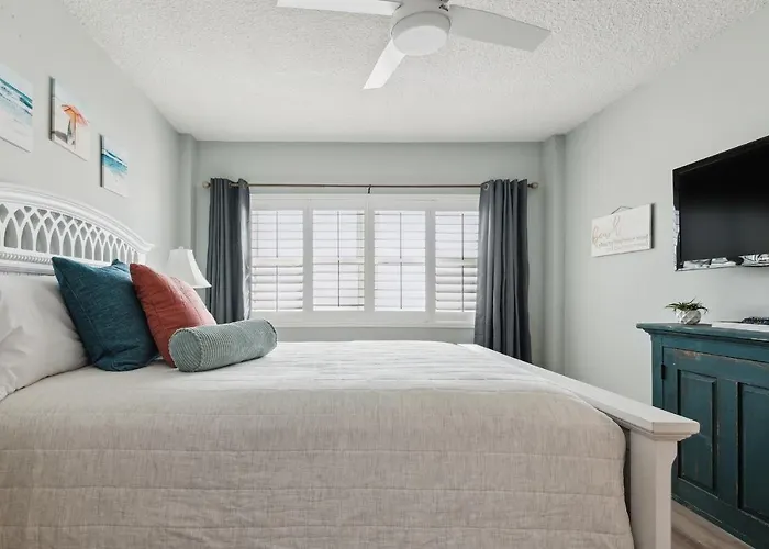 Sunrise At The Beach - 2Br Apt With Scenic Views