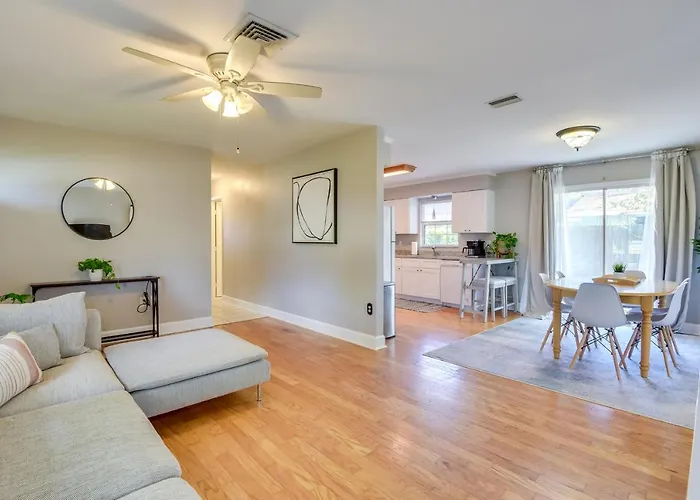 3 Mi To Riverwalk: Pet-Friendly Home W/ Yard!