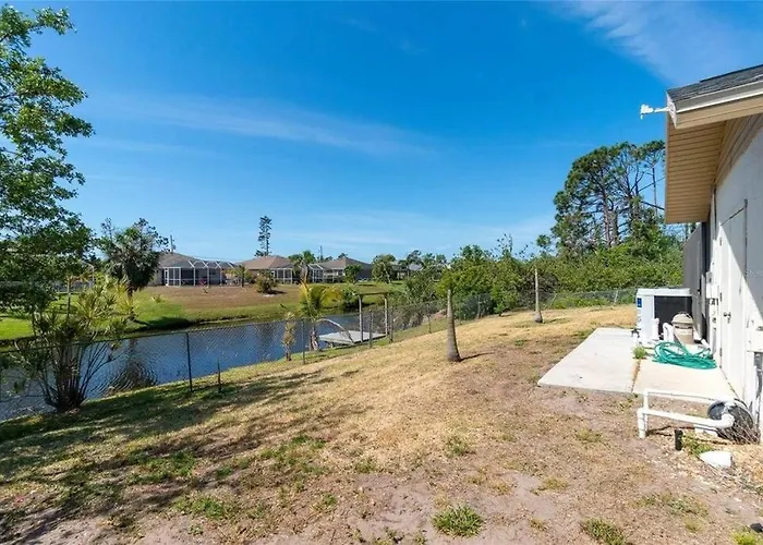 Seabreeze 3-Bedroom Pool Villa Close To The Beach!!!