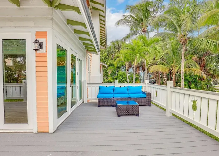 Palm City Home W/ Pool & Florida Room - Near Golf