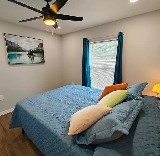 Lovely Unit Central Location