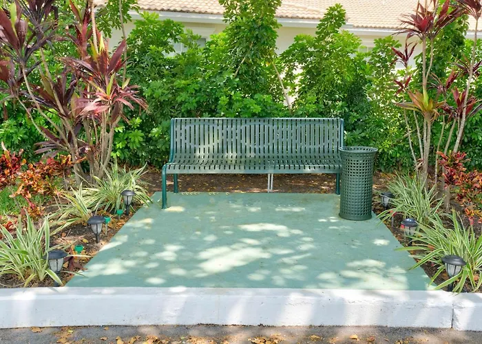 Tequesta Palms Inn