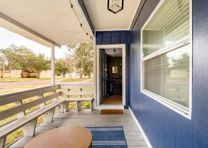 3-Bed Bungalow Walk To Historic Downtown Sanford