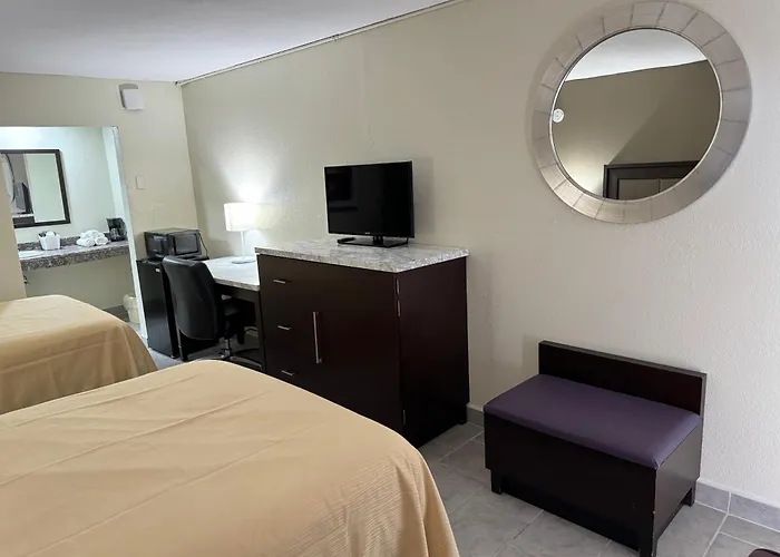 River Palm Hotel