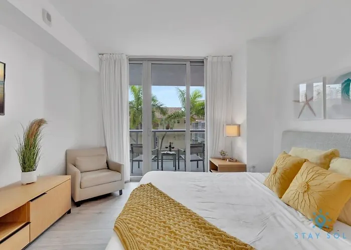Pool Apartment With Balcony Near Beach