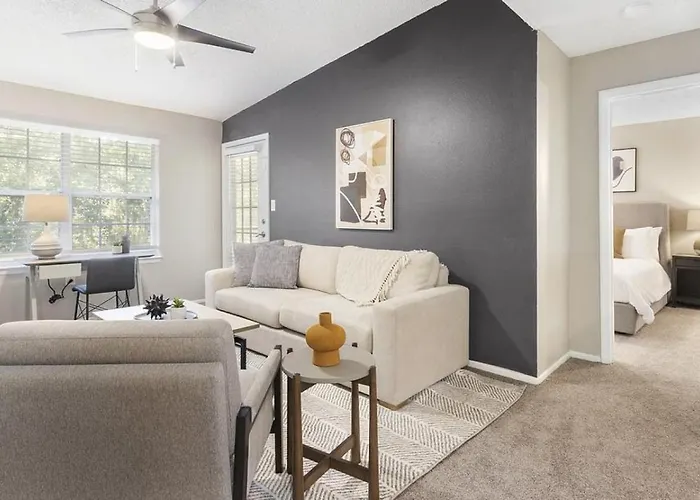Landing Modern Apartment With Amazing Amenities