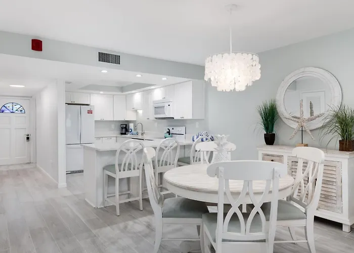 Breakers West C2 - Gorgeous Top Floor Beach Condo