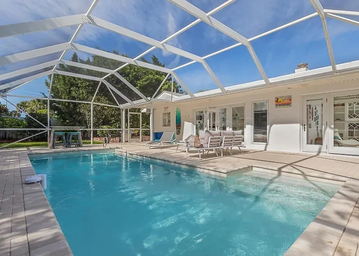Surfs Up - Retreat At The Beach With Heated Pool