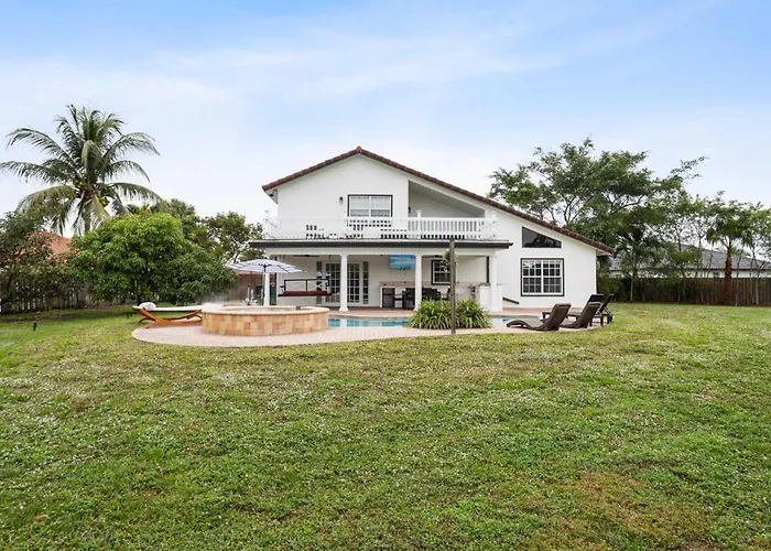 Escondida Drive - Minimum 3 Night Stay