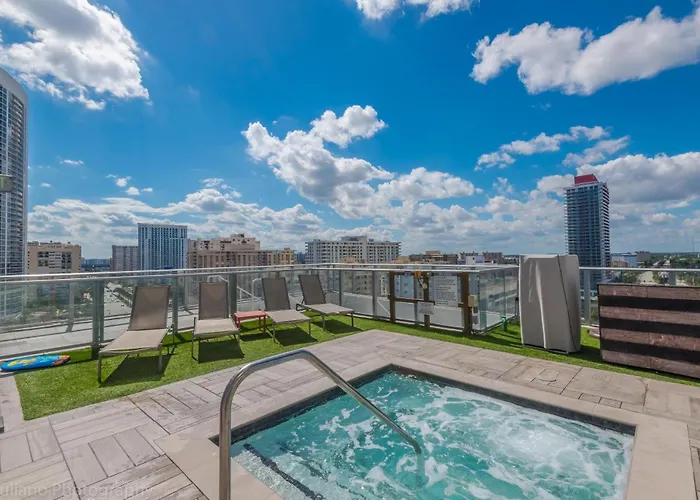 Ocean View Balcony With Pool Gym Access