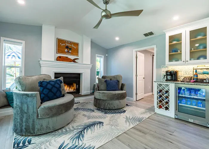 Twin Palms Oasis! Modern, With Heated Pool And Game Room!