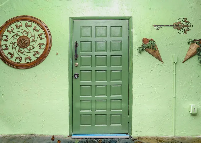Miami Tiny Vintage Cottage