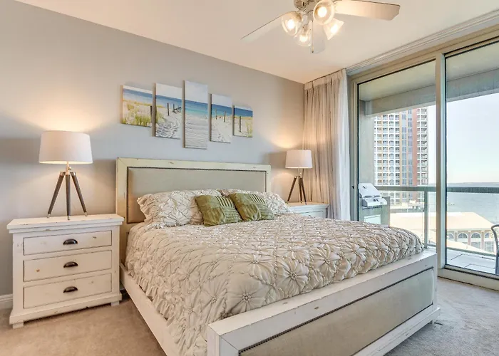 Florida Resort Condo: Walk To Pensacola Beach!