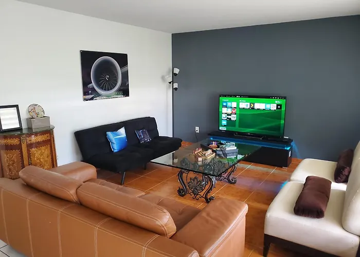 Cozy Family Home In Quiet Area, Nice Garden Views.