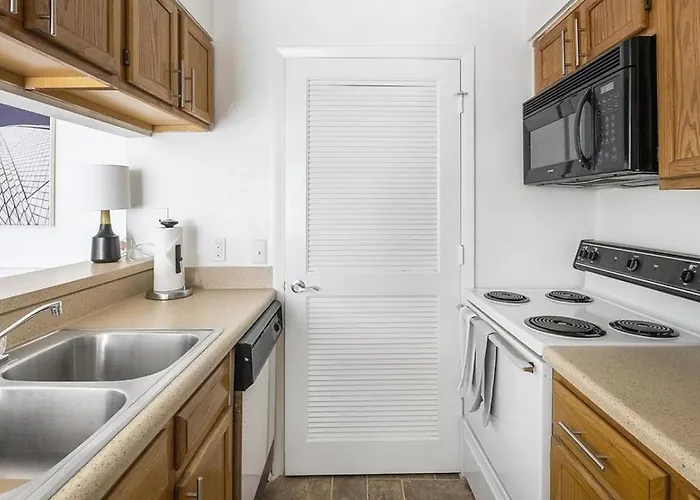 Landing Modern Apartment With Amazing Amenities