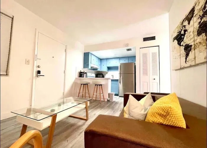Ecostays Apartment Near Miami Airport - 303