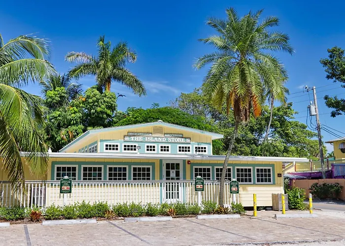 Beautifully Updated, 4 Bedroom Pool Home, 50 Yards To The Beach!! Captiva Escapade