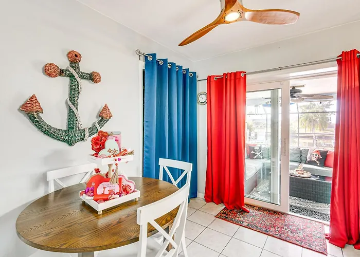 Port Charlotte Paradise W/ Private Outdoor Oasis!