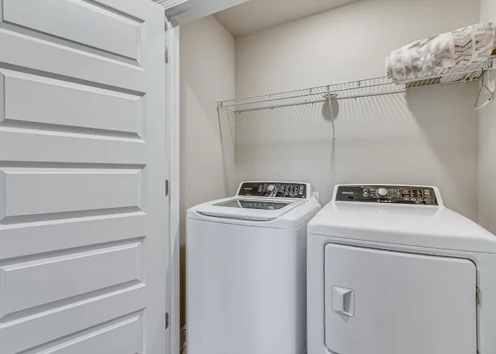 Pensacola Vacation Rental W/ Community Pool!
