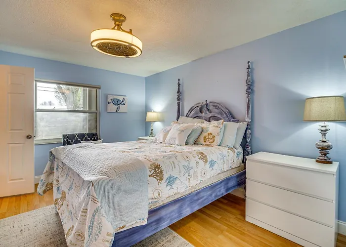 Lovely Merritt Island Home W/ Kayak + Fire Pit!