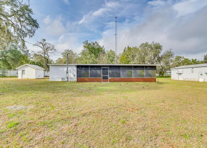 5 Mi To Golf: Charming Hernando Home W/ Deck
