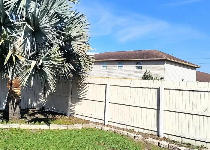 Loft Close To Downtown, Raymond James Stadium, Airport And Many More Places