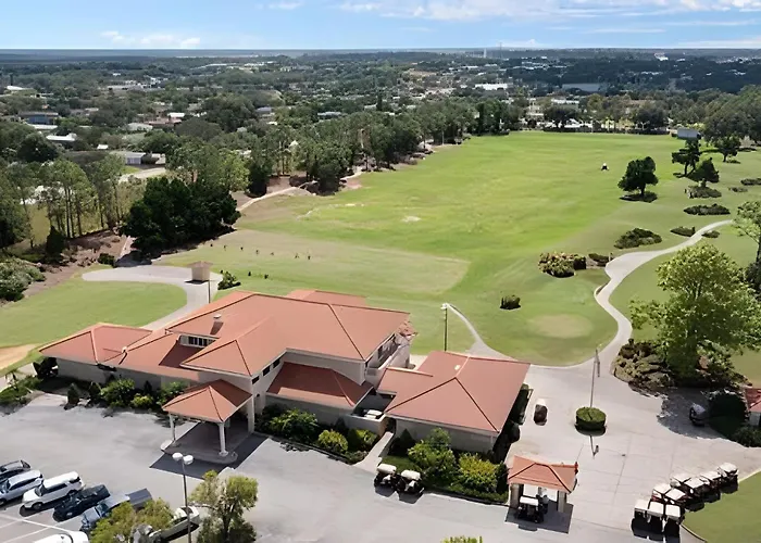 Quiet House With Pool On A Top Golf Course