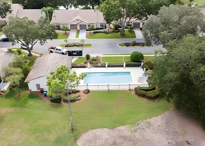 Quiet House With Pool On A Top Golf Course