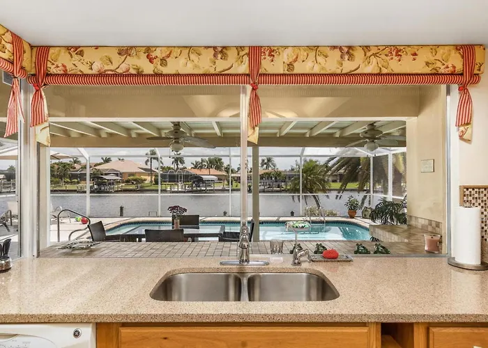 Villa Catalina Isles - Holidays In Paradise