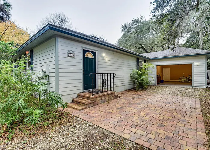 Palm Coast Vacation Rental < 1 Mi To The Beach!