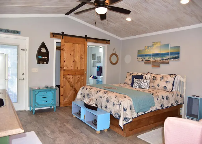 The Beach House At Si Como No Inn