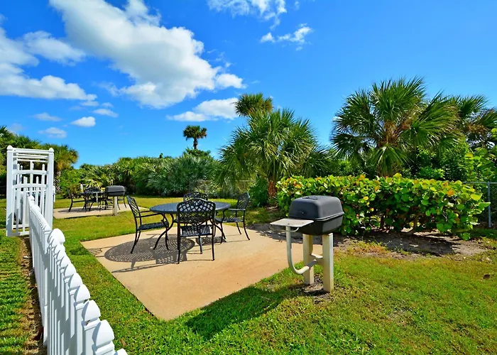 Oceanfront Royal Mansions! Paradise Awaits!