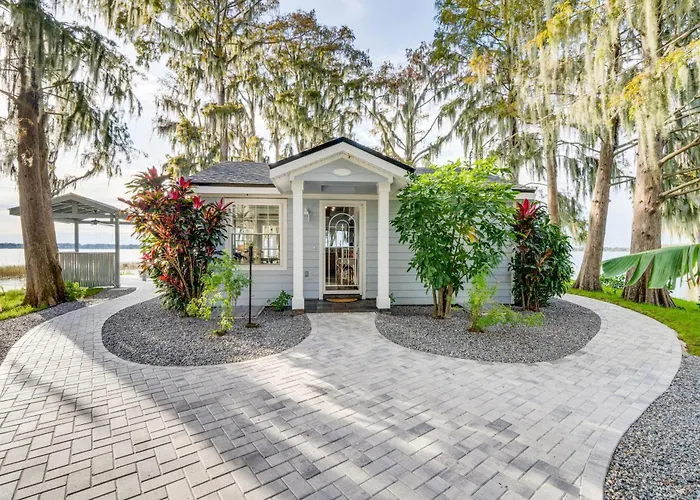 Hot Tub & Fire Pit: Lakefront Home On Lake Eloise