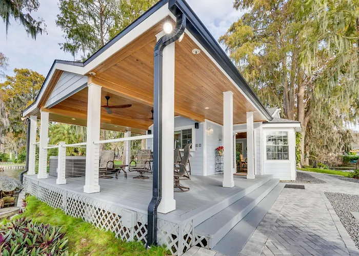 Hot Tub & Fire Pit: Lakefront Home On Lake Eloise